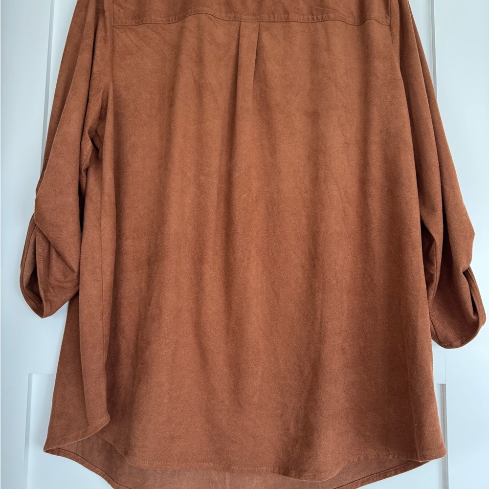 Beautiful suede-look chestnut color Chicos top size 2 - Picture 2 of 4